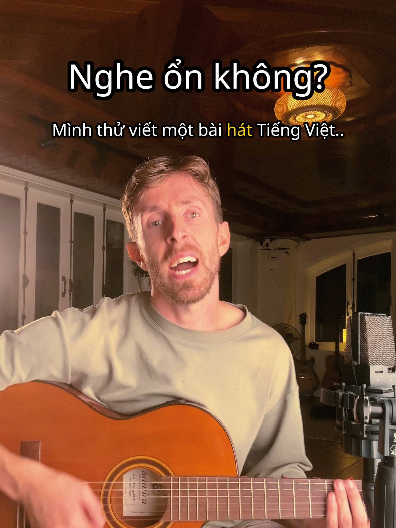 Lần đầu thử viết tiếng Việt!! Nghe sao? 🤯✨#fyp #hoctiengviet