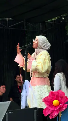 Semoga, masih ada rumah untuk kita kembali pulang dan melepas semuanya, yaaa💛 @feby putri @VAGANZIE  #febyputri #kembalipulang #commvaganza2025 #fyp #fypシ 