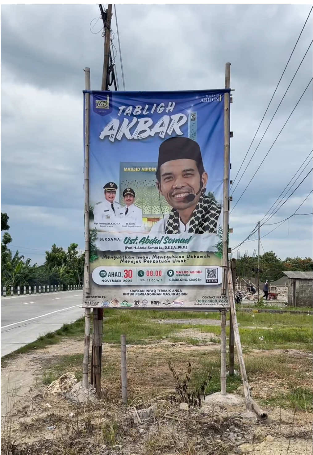 Warga Gemolong Sragen dan Soloraya, monggo hadir di acara Tablig akbar besok minggu 30/11/2025 di masjid Abidin Purworejo Gemolong Sragen bersama Ustadz Abdul Somad LC MA