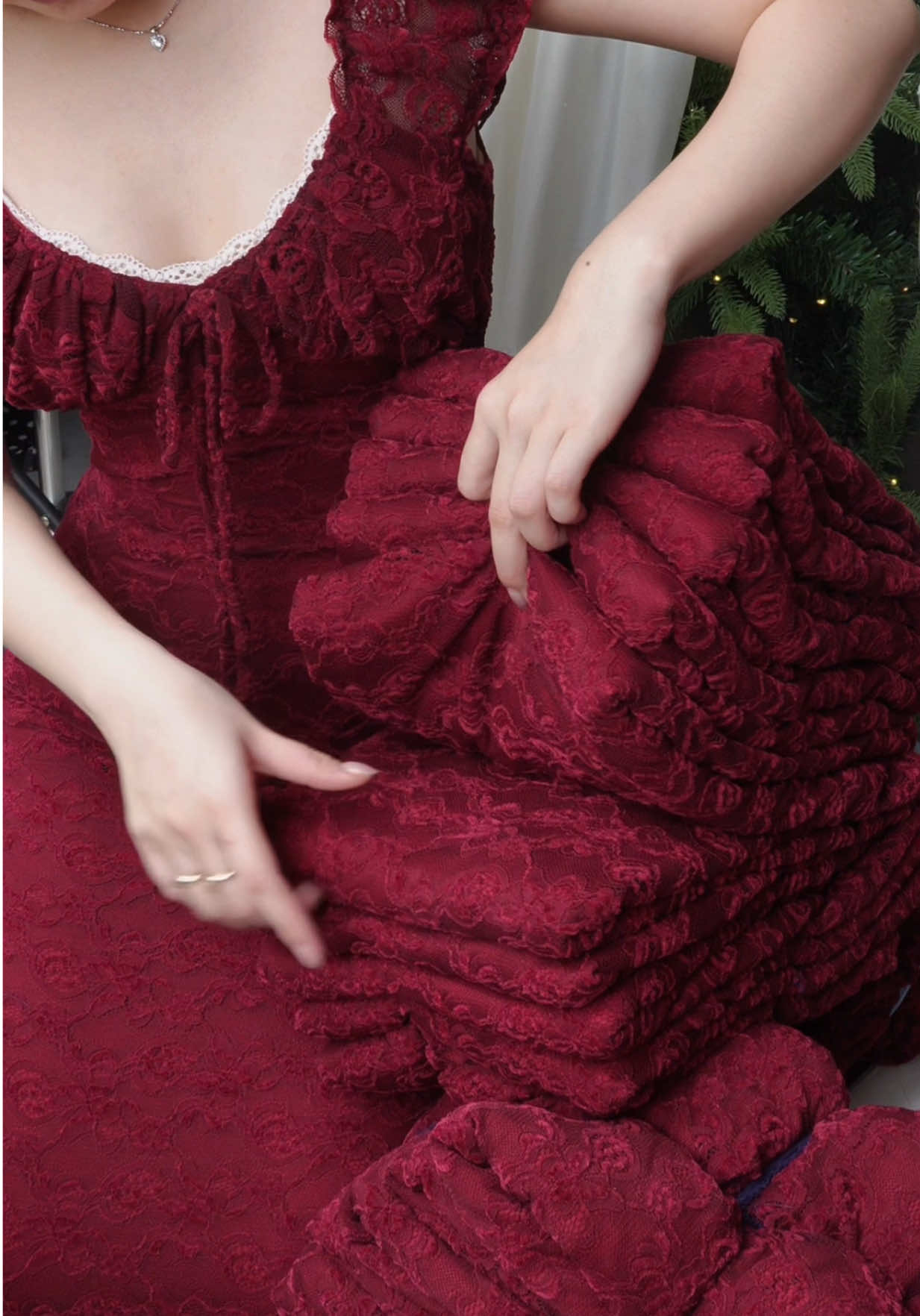 Ta nói mặc vào da trắng lên mấy tone 😽 #HEO #outfit 