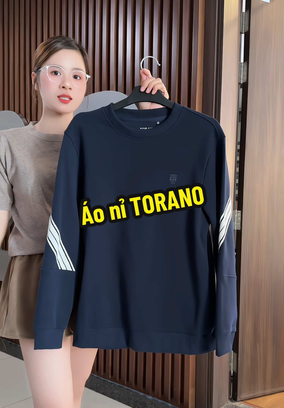 Áo nỉ mềm ấm, dày dặn nhà Torano cho các anh ạ #torano #phuongvinguyen #phuongsongsinh #aosweater #aoni 