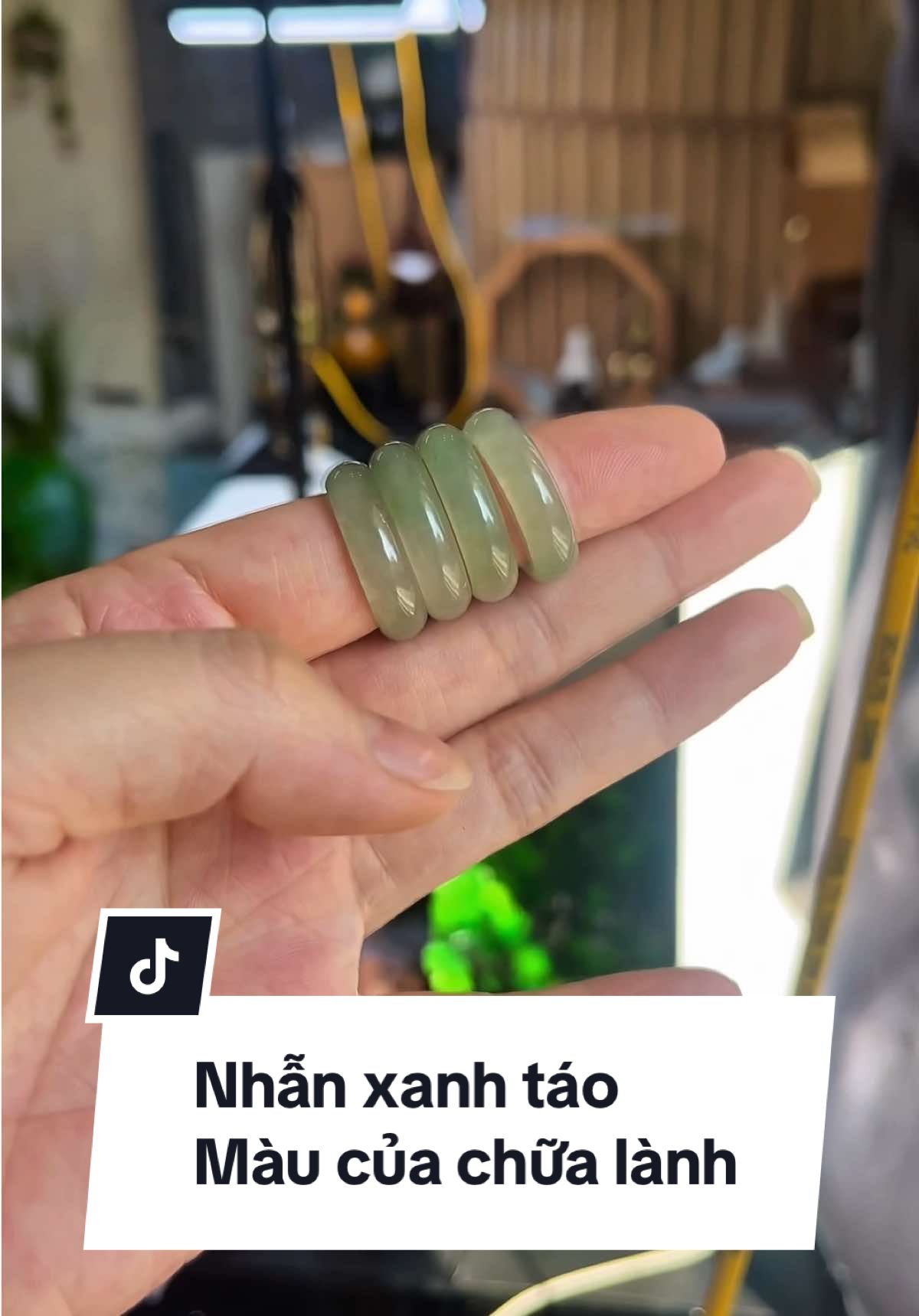 Nhẫn xanh táo – sắc ngọc mát như hơi thở an tĩnh của tâm. Một vòng tròn nhỏ nhưng giữ được sự trong trẻo, giúp mình lắng lại, nhẹ lòng và vững hơn trước những đổi thay. Phiên bản còn lại size 17+, dành cho những ai muốn đeo một làn khí lành bên mình mỗi ngày.”#nhanxanhtao#nangluongchualanh#ngoctamlinh