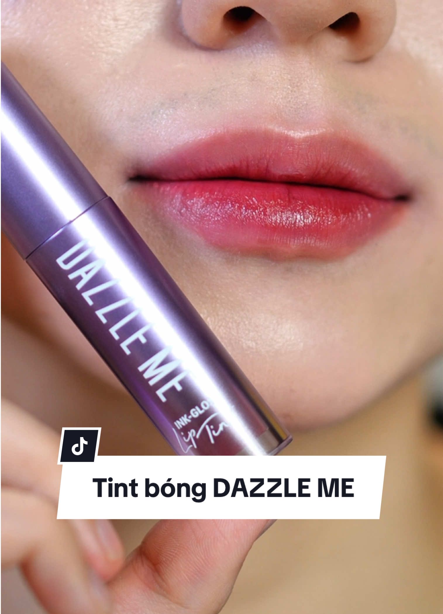 Màu đẹp tự nhiên, độ bóng vừa phải, lâu trôi chuẩn tint mà đặc biệt là chỉ tầm 8x @DAZZLE ME Vietnam #dazzlemevn #sonbong #inkgloss #liptintdazzleme 