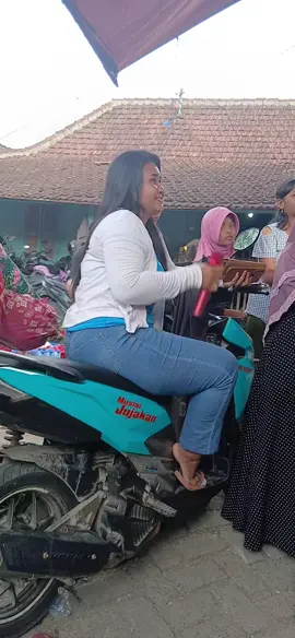 Duet mawut nya SARI LANGGENG BUDOYO ♨️ #ketoprak #sarilanggengbudoyo #ketoprakblora #ledekketoprak #lewatberandafyp @mboke_arra09 