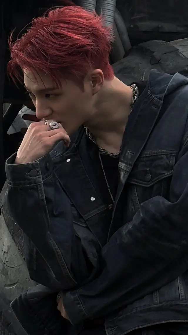 bisa red hair terus ngga? suka banget dia mode red hair😭🫶🏻#jeno #leejeno #fypシ゚ #fyp 