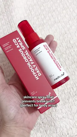 love medicube's hypochlorous acid face spray because it's so easy to apply and perfect for lazy people! i love to use it on my body acne~ #medicube #hypochlorousacidspray #bacne #lazyskincare #bodyacne 