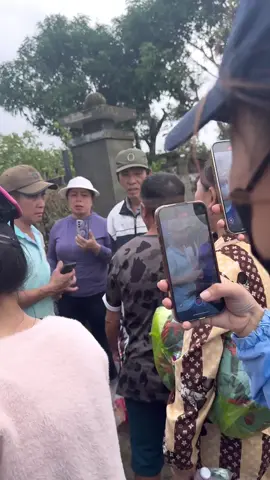 Nóng Giành Quà Từ Thiện Choảng Nhau Dữ Dội