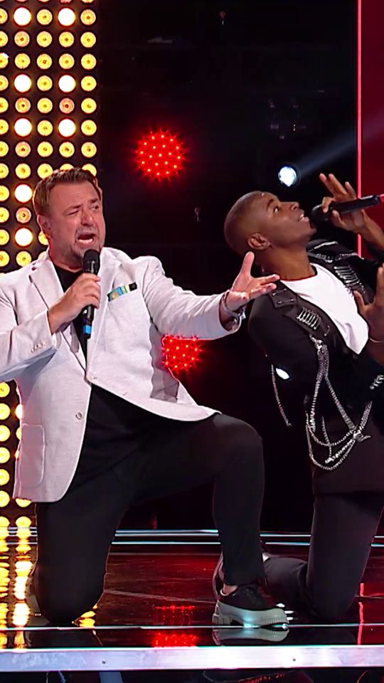 Edwin și Horia ne-au mai încântat o dată cu piesa lui Edwin din blind-uri ❤️ Și cu asta spunem - Bring on the knockouts! #vocearomaniei #13cunoroc #protv