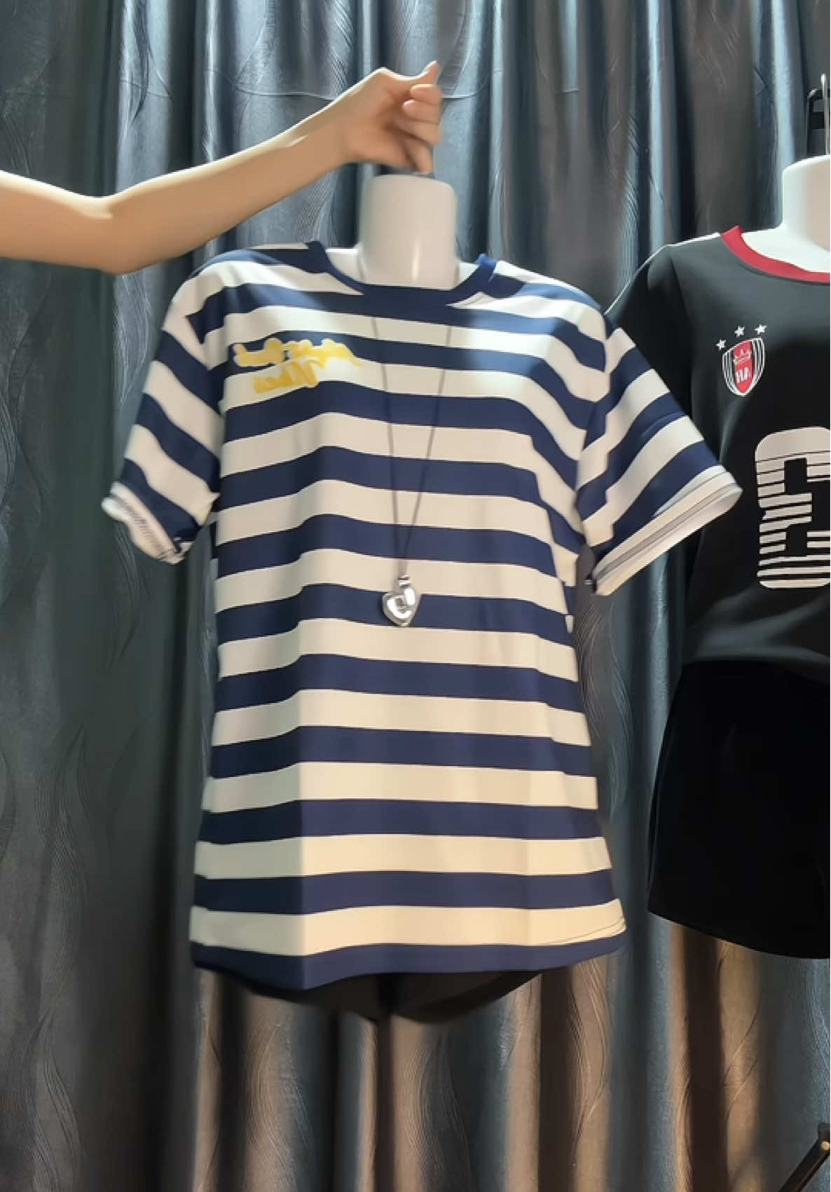 Áo thun form rộng #aothun #aothunnamnu #aothunformrong #outfit #fyp 