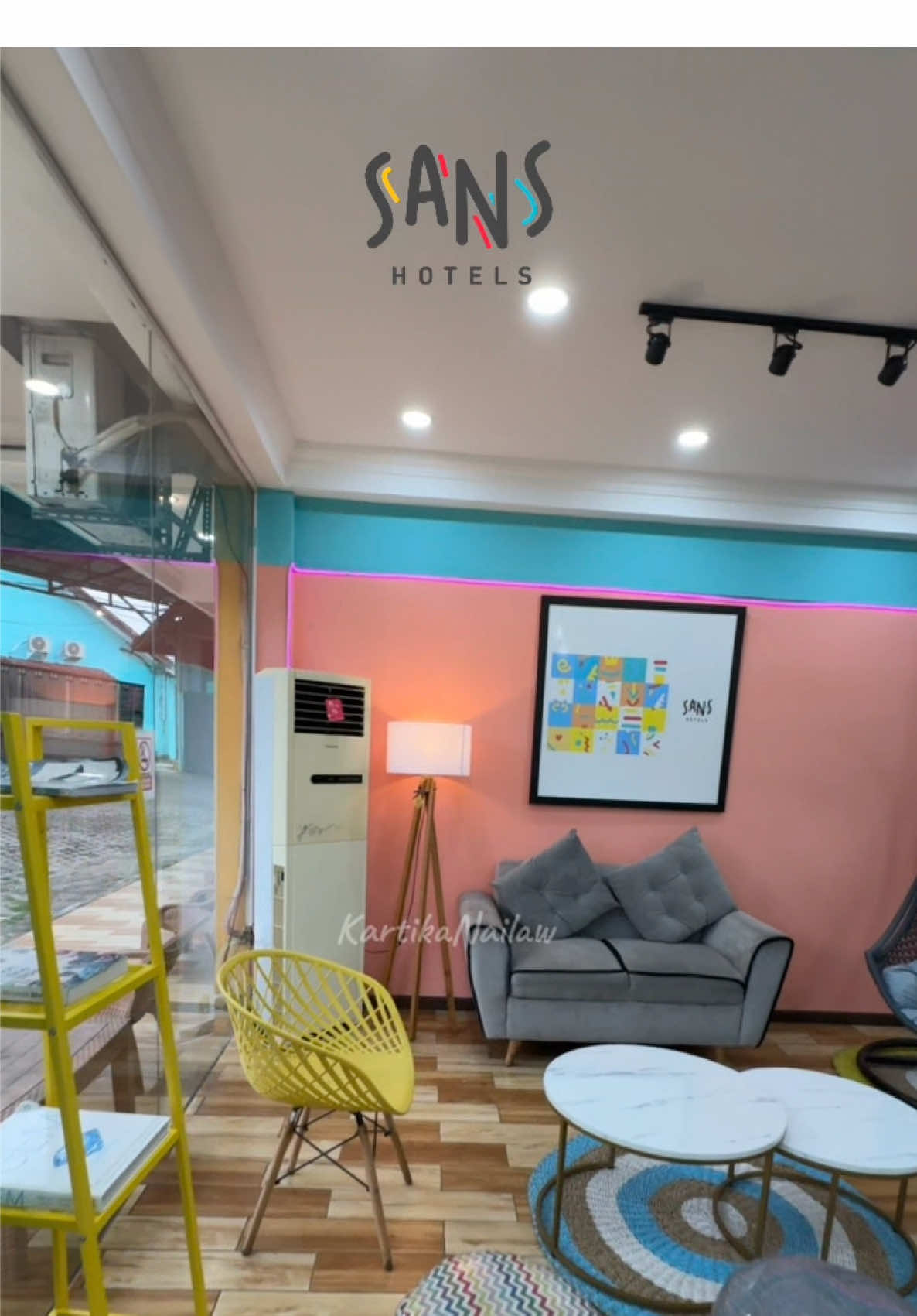 Palembang emang nggak kehabisan tempat cantik buat staycation ya Btw, kemarin aku staycation di Hotel Sans Beauty Palembang, tempatnya nyaman bersih dan desain kamarnya mewah apalagi ada bathubnya Jangan lupa booking lewat aplikasi RedDoorz dan masukin kode ‘YUKNGINEP’ biar dapetin diskonnya 😍 #REDTRAVELERS #BerkeSANS #SANSBeautyPalembang #palembang #sumateraselatanpalembang 