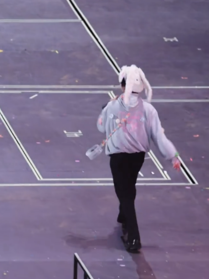 กระต่ายน้อยหลินหลินน่ารักมาก🐰💖✨ #hejunlin #贺峻霖 #hatuanlam #tnt时代少年团 #tnt_thời_đại_thiếu_niên_đoàn 