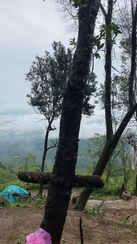 #4upage #fyp4u #mountaindate⛰️🤍? #gunungkarang1778mdpl #atapbanten  Hujan badai pun akan ku terobos🫀✨