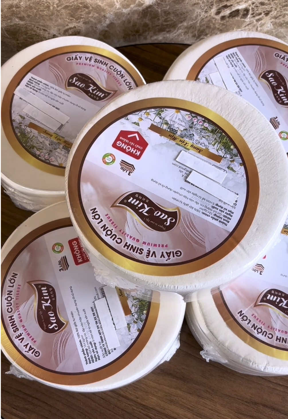 Tặng túi khi mua 5 cuộn giấy vệ sinh #tienich #giayvesinh #giayvesinhcongnghiep  @Em Zang tiện ích 🍃  @Em Zang tiện ích 🍃  @Em Zang tiện ích 🍃 