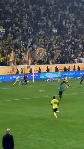 جواو الأفضل هذا الموسم في دورينا هدف جميل و الحكم يشاهد !  #alnassr #ronaldo #cr7 #felix #fy 