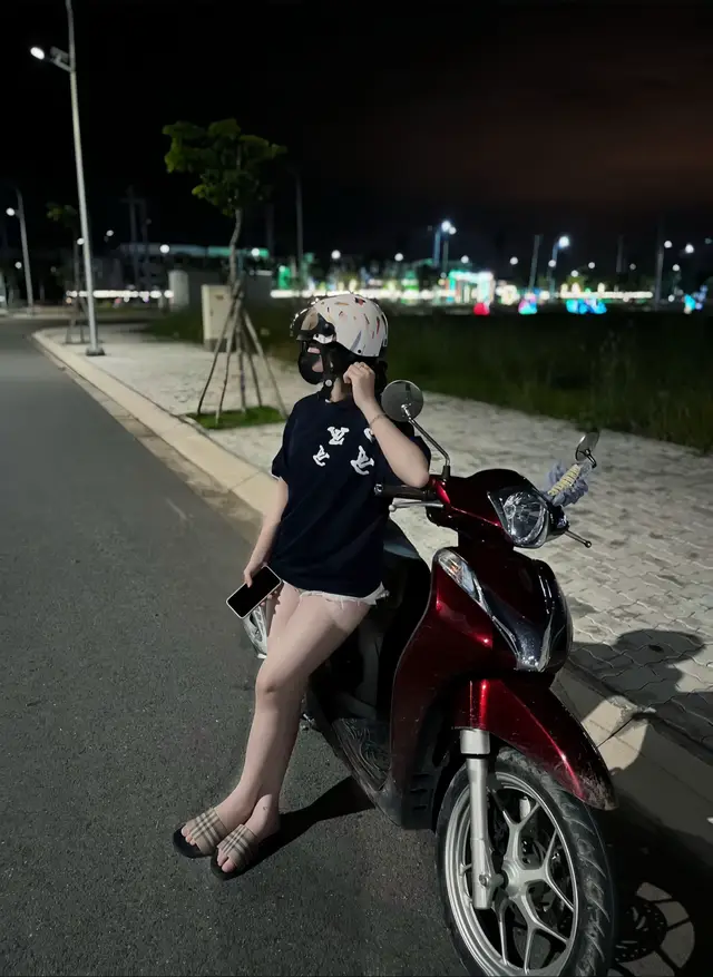 Tốt với nhau nhờ thời , chứ ai tốt với nhau cả đời đâu.