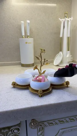 Mən o çayı işi düşənlə yox, işini - gücünü atıb gələnlə içərəm 🤍