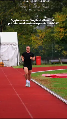 Cit pazzesca🗿🌳 “Il momento migliore per piantare un Albero era 25 anni fa. Il secondo momento migliore è adesso.” . . Codice sconto “LEONE5” su qualsiasi prodotto @gymbeam.it per supportarmi 🦁🗿