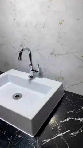 Dê um toque de luxo e modernidade ao seu lavabo! ✨ Nossa Torneira de Banheiro Cromada com acionamento de 1/4 de volta é a combinação perfeita de design e praticidade. Instalação fácil e brilho duradouro! 💎 Acabamento Cromado que espelha sua elegância. 🚀 Garanta a sua e modernize seu banheiro hoje! 🛒 Compre agora: https://s.shopee.com.br/6VGIOXRyHx 👉 Link na Bio!