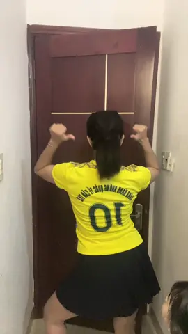 Con Bơ nó đứng dòm hả họng lun… Fan hâm mộ của cô 3🤓