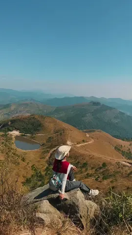 📍Núi Thành Đẳng - Uông Bí, Quảng Ninh|23.11.2025 🌱Mùa cỏ cháy siêu đẹp, siêu mê và siêu luỵ nơi này!!! #xuhuong #travel #trekking #nuithanhdang #quangninh 