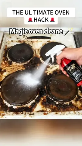 This might just be the most effective grease remover I've ever used. Take a look at this video—it might just help you! Why does using so many grease-cutting cleaners still yield poor results? And that pungent smell? It's all because you've chosen the wrong products! #kitchencleaning #degreaser #ovencleaning #cleaninghack #tiktokmademebuyit 