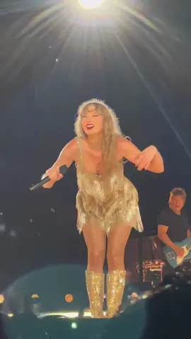 I LOVE HOW MUCH FUN TAYLOR HAD! #foryoupage #fyp vc: cynthiamiodownik!
