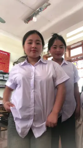 Bả đàng sau tranh hết phần xinh của mình ruiii🫣 #NhanVatChinh #nhaytiktok #ước_lên_xu_hướng #m40 #❤️ 