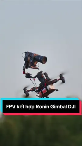 #dji ronin Máy quay di chuyển. Câu chuyện của bạn vẫn nằm trong tầm kiểm soát. Với DJI Transmission, mọi khung hình đều có thể được định hình từ xa một cách mượt mà, chính xác và đúng thời điểm. Bạn có muốn thử thiết lập này trong lần chụp ảnh tiếp theo không? 📸TỐT NHẤT-FPV
