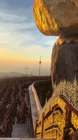 ဆံတော်ရှင်ကျိုက်ထီးရိုးဘုးရားဖူး🙏🏻 🙏🏻🙏🏻#ကျိုက်ထီးရိုးဘုရား #ကုသိုလ်တစ်ခုနေ့စဉ်ပြု🙏🙏🙏 #ကမ္ဘာသူကမ္ဘာသားအားလုံးဘေးကင်းပါစေ #ရောဂါဆိုးကြီးနဲ့ကင်းဝေးကျပါစေနော် #စိတ်ချမ်းသာကိုယ်ကျန်းမာကြပါစေ🙏🙏🙏 