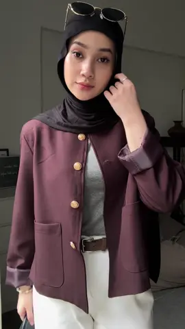 ( SPILL OUTFIT DI CAPTION 👇 ) Detail outfit link di bio profil :  Pashmina link no. B 316 Blazer link no. B 317 Tas link no. 619  Celana link no. B 91 Heels merk Zara  cara order : klik link di bio profil aku -> lalu klik tanda 3 titik di atas pojok kanan -> lalu klik tulisan ( buka di browser ) -> lalu cari no. sesuai produk -> lalu klik order selesai