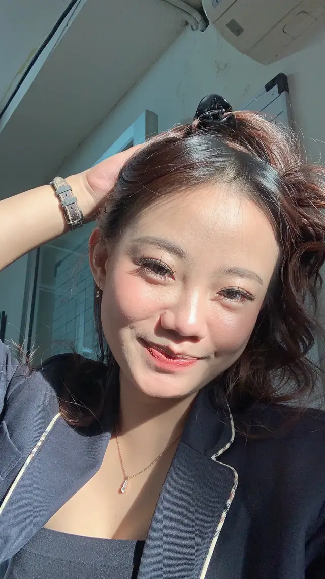 nabila dan kamera xr tercintanya🫰🏻