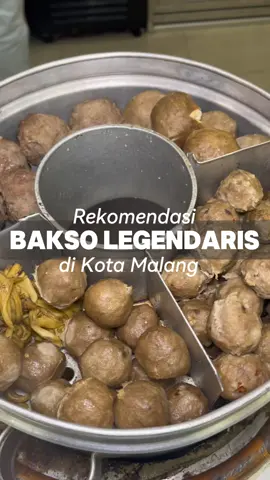 Kalau lagi liburan ke Malang wajib banget cobain Bakso Legendaris yg satu ini, namanya BAKSO DAMAS Dan biar liburan makin hemat, booking penginapannya di aplikasi @RedDoorz Indonesia Dan gunakan kode promo YUKNGINEP, yuk agendakan liburanmu sekarang!!  #RedTravelers #RedDoorz #URBANVIEWbyRedDoorz #bukasemuapintu #exploremalang
