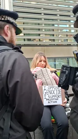 #PalestineAction supporter protesting with her baby against the proscription of the group #HomeOffice  #London 