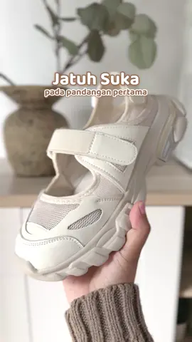TZS Zenzy sneakers wanita korean style! 🤍 #ceritaibubahagia #tzszenzy #sneakerswanita #sneakerskoreanstyle #sneakerskorea 