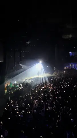 @Bad Omens #badomens #badomenslive #badomensmusic #noahsebastian 