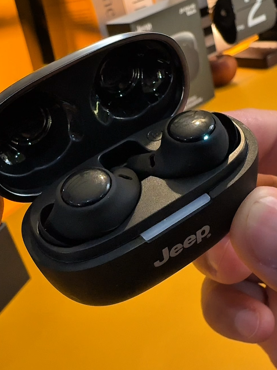 ere na.. #jeep #sleepbuds #premiumsound #deepbass #balanced 