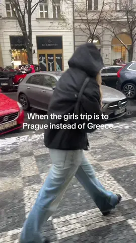 Freezing but worth it @Lucy #prague #czech #girlstrip 