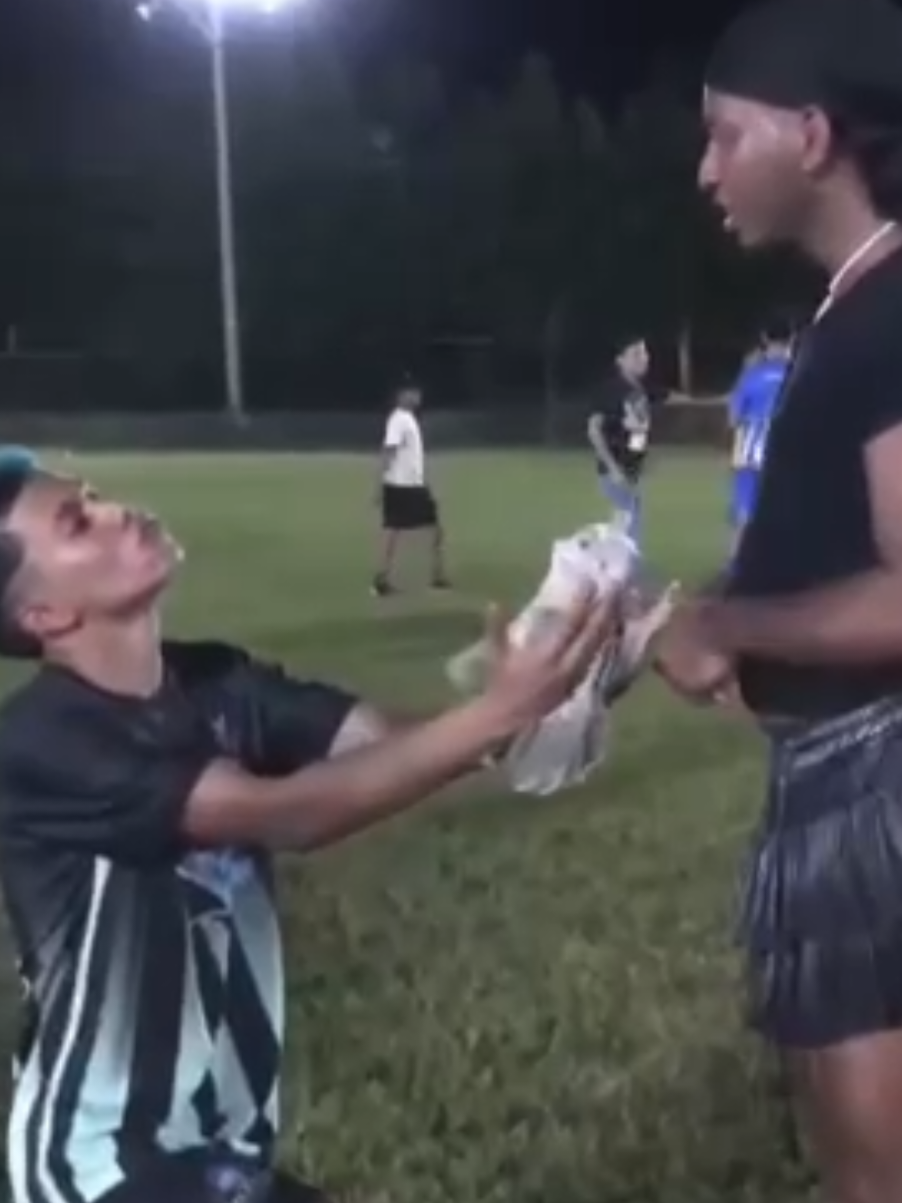 NO, LE ROGUES A ESTA VOS @Nelson Verde💚🦖  @lamudahn ⚜️oficial🇭🇳😶 