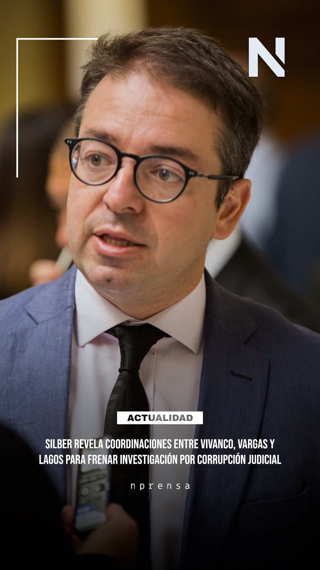 ⚡️ El exdiputado Gabriel Silber declaró ante la fiscalía que sus exsocios Mario Vargas y Eduardo Lagos habrían coordinado acciones con la exministra Ángela Vivanco para enfrentar la investigación por presuntos sobornos vinculados al caso CBM–Codelco. Según su testimonio, hubo reuniones, viajes y mensajes para alinear versiones, además de intentos de justificar pagos bajo sospecha. Silber decidió colaborar entregando su celular y correos, mientras la causa investiga una de las tramas de corrupción judicial más graves de las últimas décadas. #Chile #Corrupción #Justicia #Codelco #Vivanco    