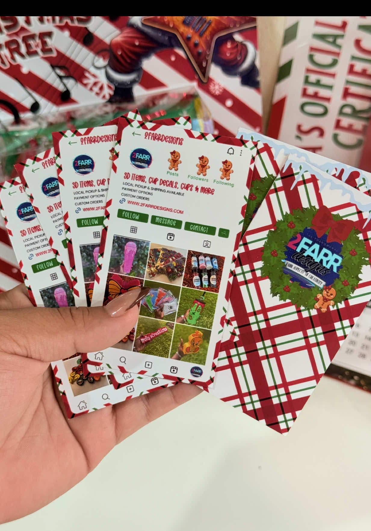 Want to create your own business cards? Go To my Patreon & grab the file to make these!💁🏻‍♀️🎄😍#businesscards #SmallBusiness #businessowner #canva #doublesidedbusinesscard 🎄