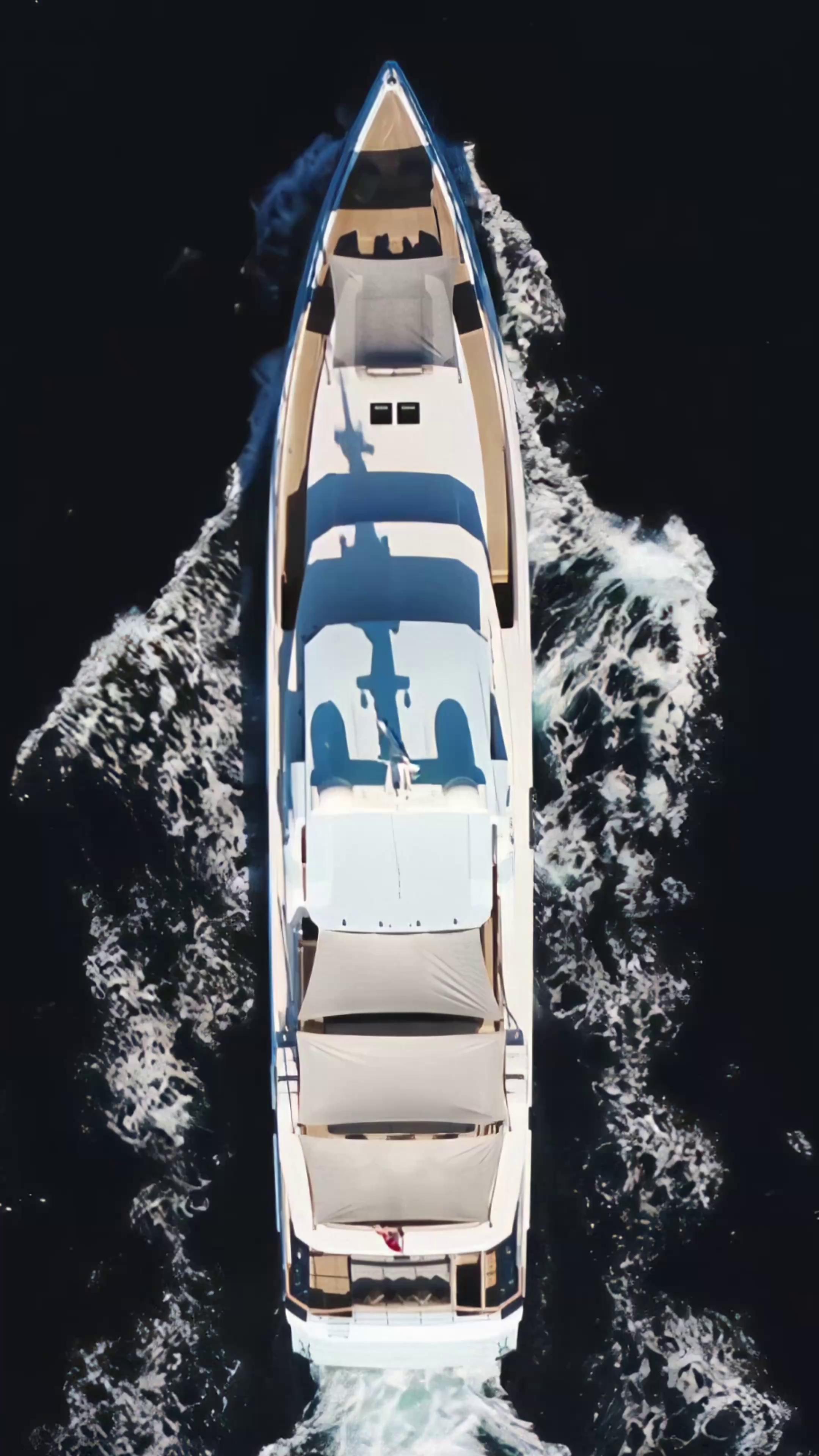 PRICE REDUCTION | The meticulously maintained 131’ (40m) JESMA II is now available with a €600,000 price drop. This Admiral pedigree yacht is defined by high specifications, including an oversized sundeck and a versatile beach club/tender garage. Immaculately maintained and ready for immediate cruising. 💵 Asking: €9,900,000 Secure this exceptional value today - learn more via the link below: