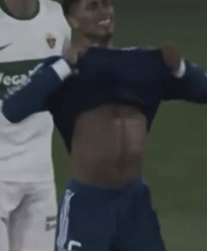 هذي عندها ناسها 🙌🏻🔥 . #judebellingham #explore #دبل_كيك #alnassr #realmadrid 