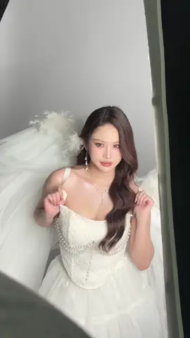 แจกพิกัดสตูดิโอถ่ายรูปตรีมคริสต์มาสที่ถูกต้อง 📸🎄✨ แต่งหน้าทำผมฟรี! คุ้มมากก ชวนเพื่อนมากัน @Dazzling Studio✧˖* ช่องหลัก  📍dazzlingstudio เสรีไทย 57 ⏰ 10:00-20:00น. (รับเฉพาะจองคิวเท่านั้นน้า💕) #dazzlingstudio #shooting #สตูดิโอถ่ายรูป #ถ่ายรูปคริสต์มาส #พิกัดถ่ายรูป 