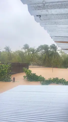 #bãolụtmiềntrung nước mênh mong không còn gì hết 🥹