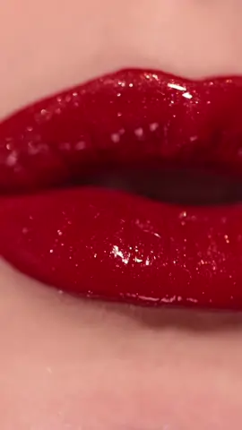 I think I found the perfect lip combo @Fenty Beauty  STUNNA LIP PAINT uncensored 01  DIAMOND BOMB cognac candy  GLOSS BOMB champ stamp fantasy 10  #fentybeauty 