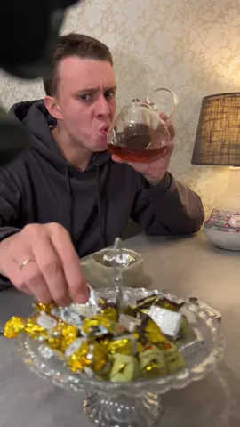 Особенные конфетки #гурьянов #guryan_off #пранк 