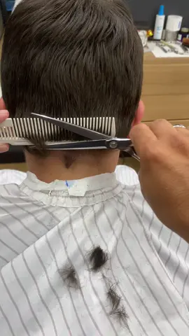 #ASMR #asmrsounds #asmrbarber #cortedecabelo #pentecorrido 