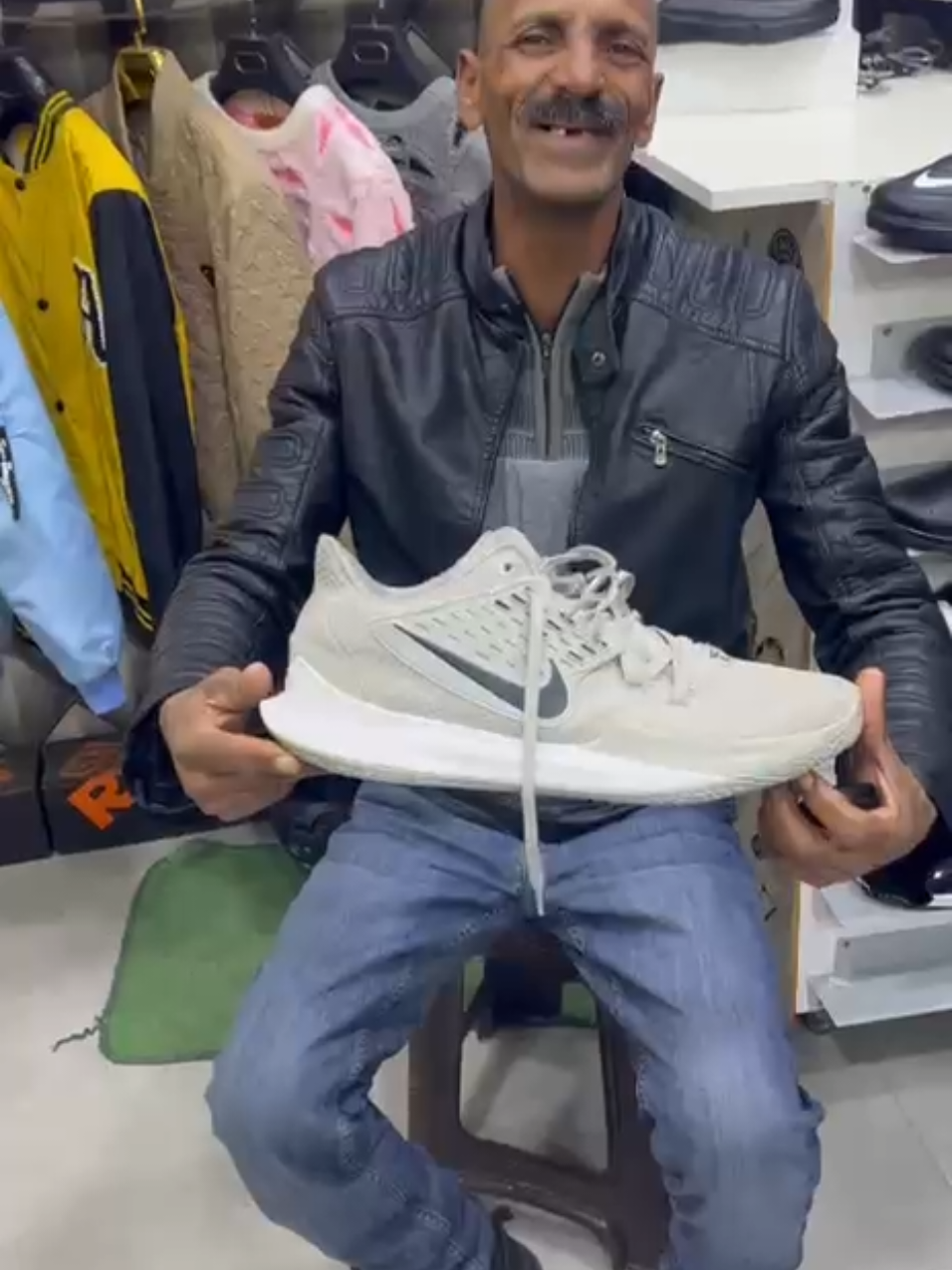 الكرابة عاللااااام 😂😂😂😂😂😂 ياكل ليك الخيمة #live #morocco #frpシ #reels #trend 