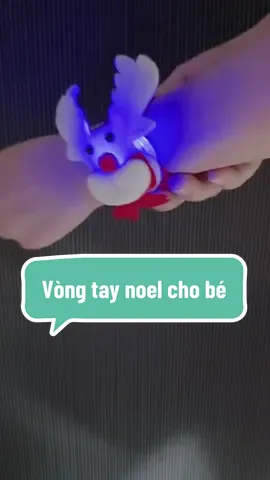 Vòng tay Noel cho bé đeo đi chơi đây ba mẹ ơi #vongdeotaychobe #vongtaynoel #vongtaynoelchobe #phukiennoel #noel 