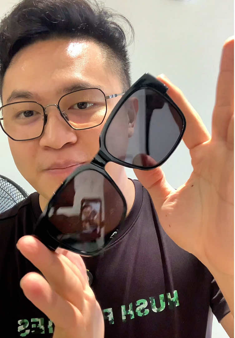 Cyxus polarized sunglasses. Suitable for indoor and outdoor use. #sunglasses #outdoorsunglasses #polarizedsunglasses #cerminmatahitam #eyewear 